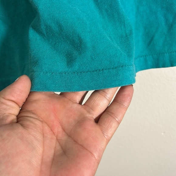 Vintage Guess Teal T-Shirt with Red Logo - Picture 5 of 9